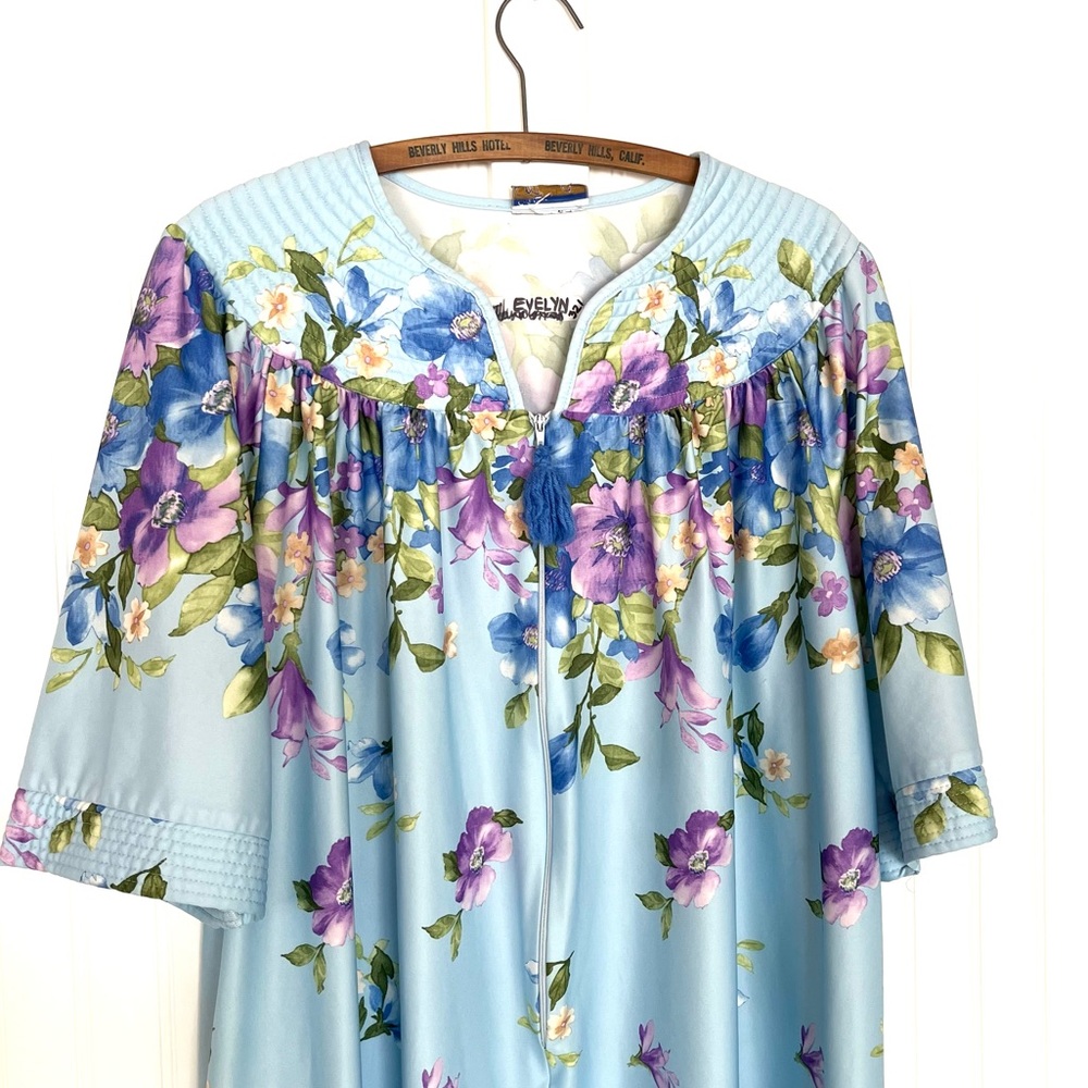 Vintage Nightgown Blue Purple Floral House Dress Zip Up Pom Pom Grandma XXl - Picture 7 of 10